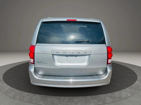 Used 2013 Dodge Grand Caravan SXT FWD image 4