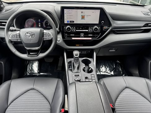 Certified 2026 Toyota Highlander XSE AWD/4WD image 18