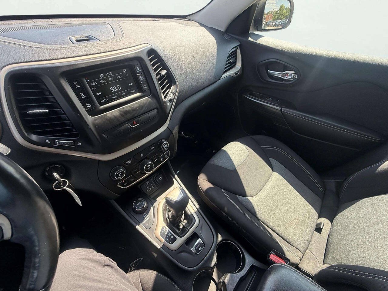 Used 2014 Jeep Cherokee Latitude w/ Cold Weather Group AWD/4WD image 17