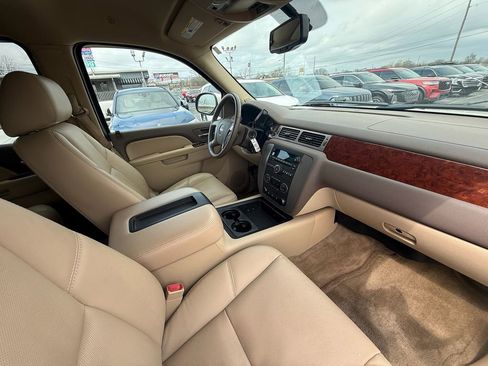 Used 2011 GMC Yukon SLT w/ SLT-2 Equipment Package image 26