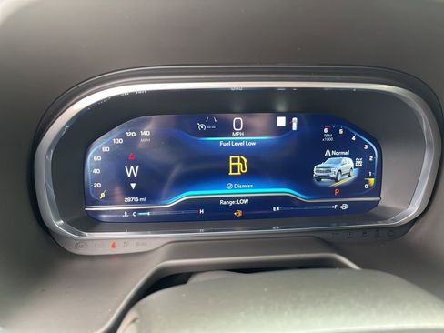 Used 2023 Chevrolet Suburban RST w/ Sport Performance Package image 11