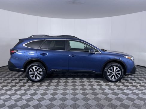 Used 2022 Subaru Outback Premium image 16