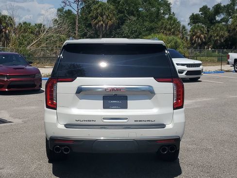 Used 2022 GMC Yukon XL Denali AWD/4WD image 5