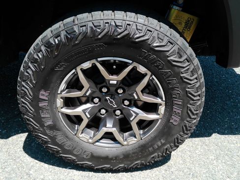 Certified 2023 Chevrolet Colorado ZR2 w/ ZR2 Convenience Package III AWD/4WD image 28