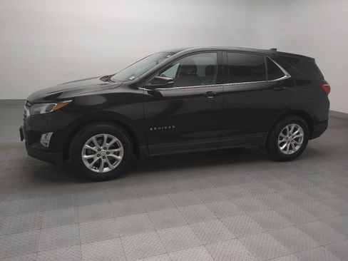 Used 2018 Chevrolet Equinox LT image 2