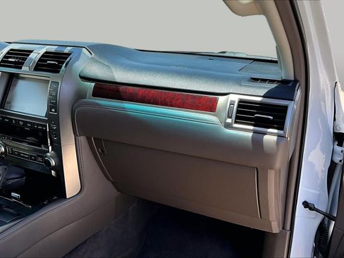 Used 2016 Lexus GX 460 AWD/4WD image 18