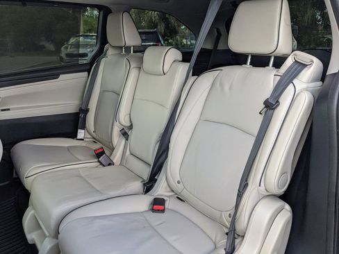 Used 2025 Honda Odyssey Touring image 16