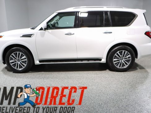 Used 2024 Nissan Armada SL w/ Captain's Chairs Package image 10