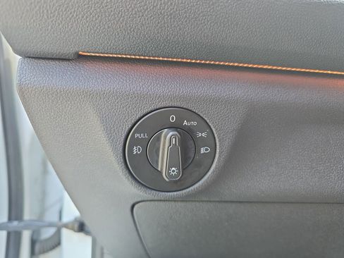 Used 2019 Volkswagen Jetta SEL Premium FWD image 27