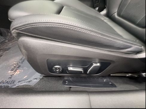 Used 2025 BMW 330i Sedan RWD image 18