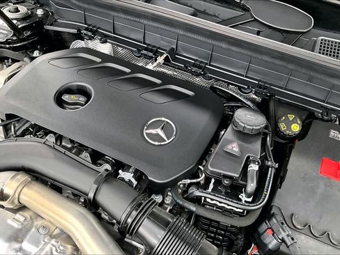 Used 2025 Mercedes-Benz GLB 250 GLB 250 image 33