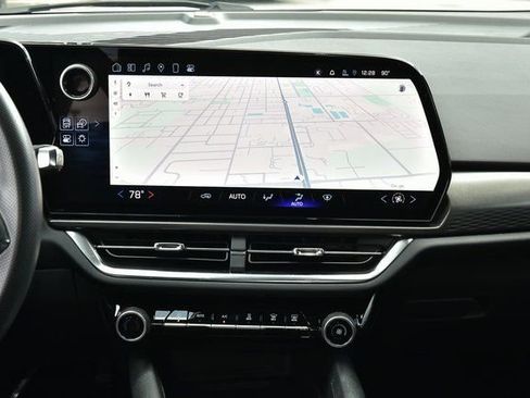 Used 2025 Chevrolet Equinox EV LT image 20