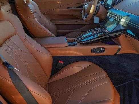 New 2026 Aston Martin V8 Vantage Roadster RWD image 37