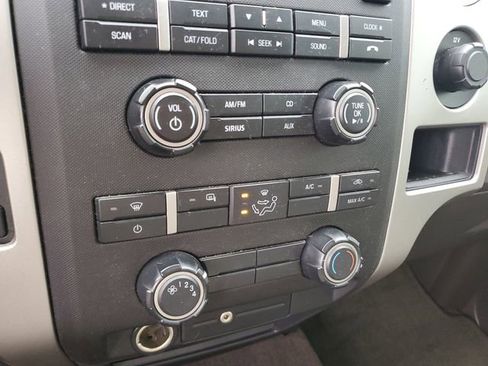 Used 2010 Ford F150 XLT image 18