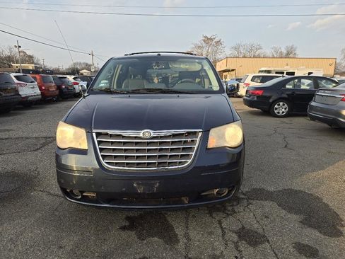 Used 2008 Chrysler Town & Country Touring image 1