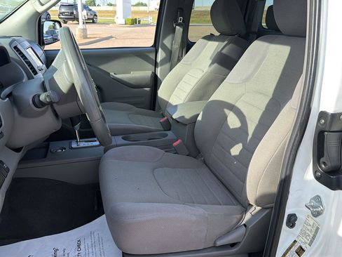 Used 2021 Nissan Frontier S RWD image 8