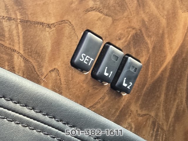 Used 2024 Nissan Armada SL w/ Captain's Chairs Package RWD image 38