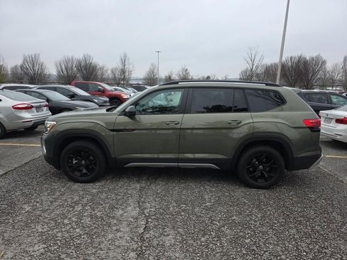 Certified 2025 Volkswagen Atlas Peak Edition SE image 8