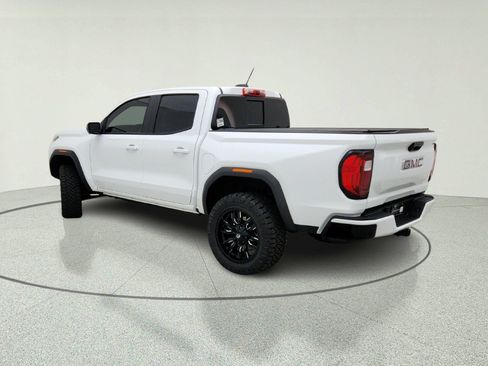 Used 2025 GMC Canyon AT4 w/ Technology Plus Package AWD/4WD image 12