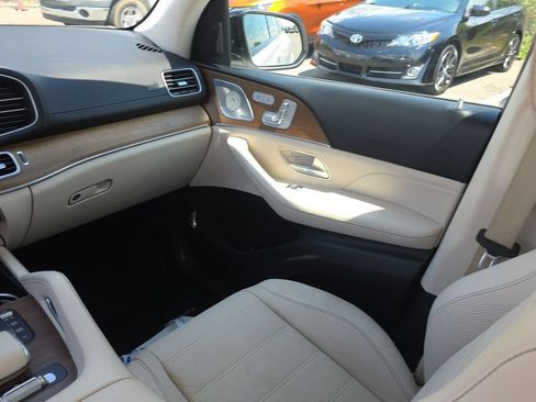 Used 2021 Mercedes-Benz GLS 580 4MATIC image 27