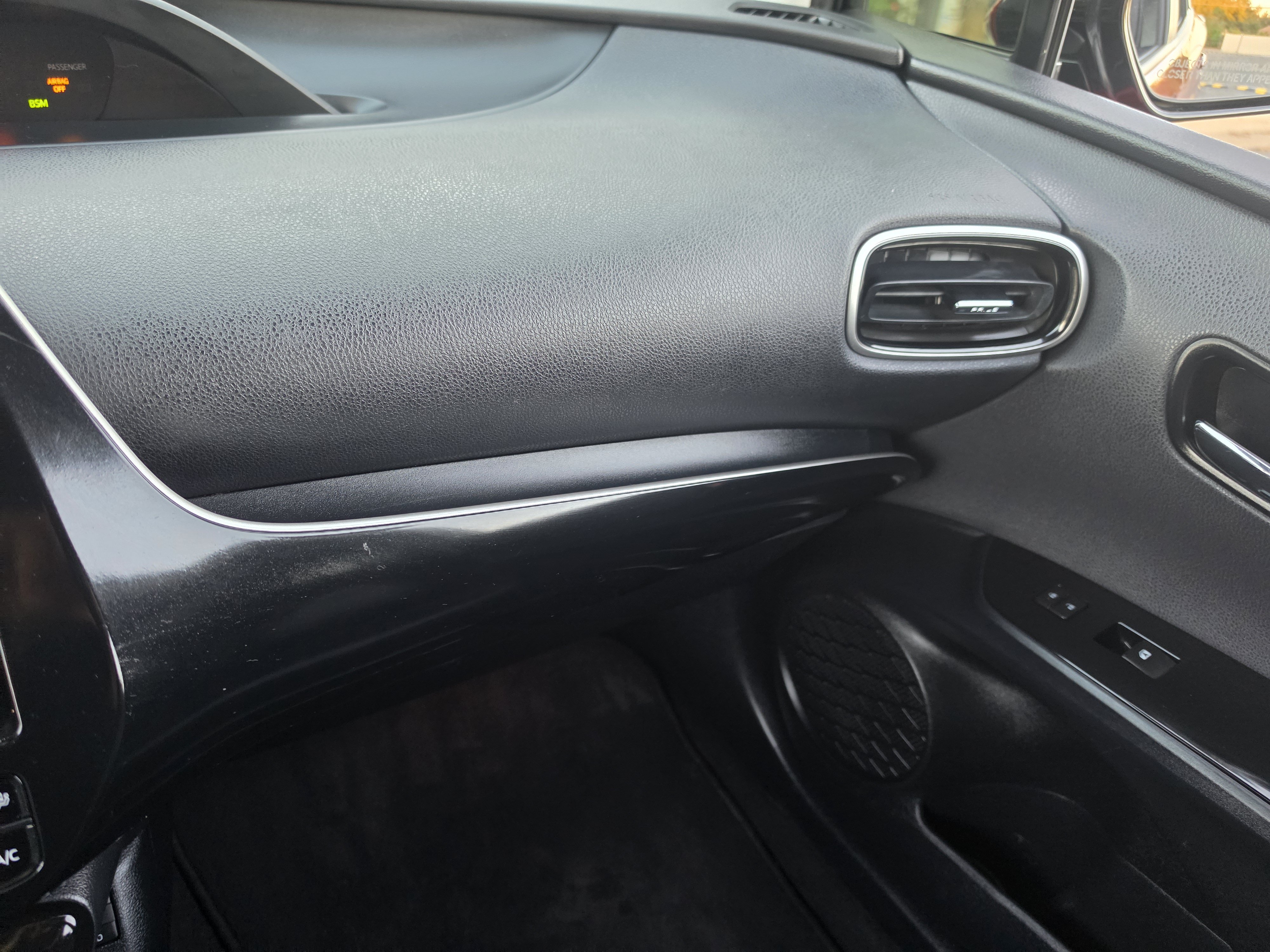 Used 2016 Toyota Prius Four FWD image 28