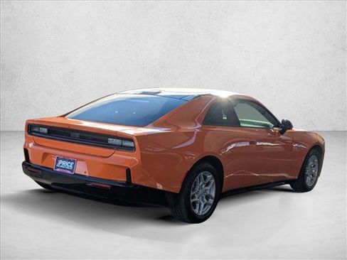 Used 2025 Dodge Charger R/T w/ Sun & Sound Package image 5