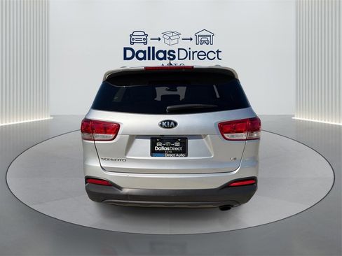 Used 2017 Kia Sorento LX image 6