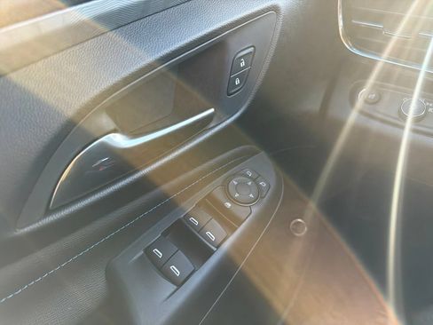 Used 2024 Buick Envista Sport Touring w/ Convenience I Package FWD image 18