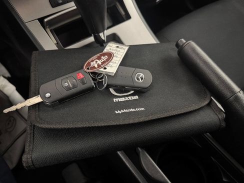 Used 2011 MAZDA MAZDA3 i Touring image 34