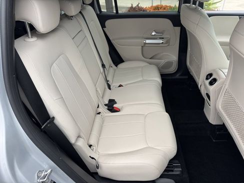 Used 2021 Mercedes-Benz GLB 250 image 8