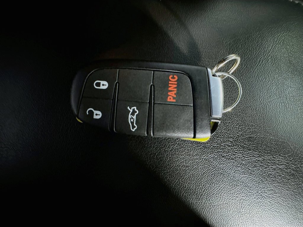 Used 2015 Dodge Challenger R/T Scat Pack w/ Leather Interior Group RWD image 42