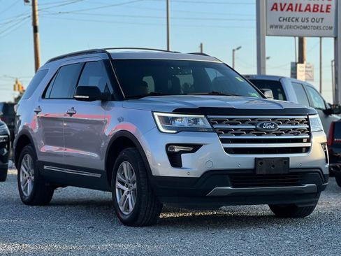 Used 2018 Ford Explorer XLT w/ Equipment Group 202A image 1