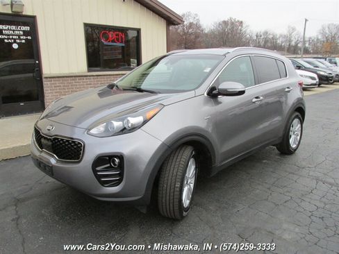 Used 2018 Kia Sportage LX w/ LX Technology Package image 4