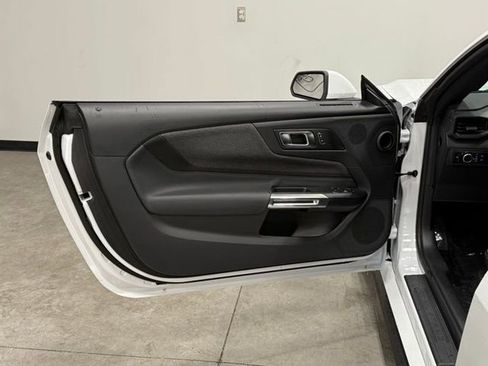 Used 2025 Ford Mustang Coupe image 13