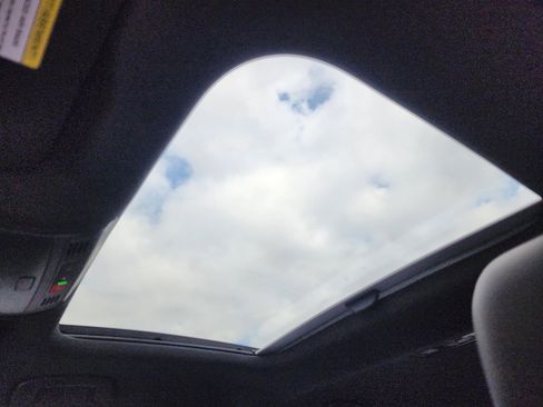 Used 2025 Volkswagen Jetta GLI Autobahn image 23