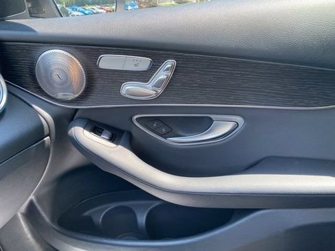 Used 2021 Mercedes-Benz GLC 300 4MATIC image 15