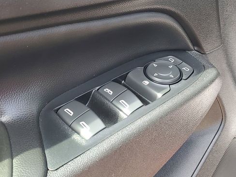 Used 2020 Chevrolet Equinox LT FWD image 23