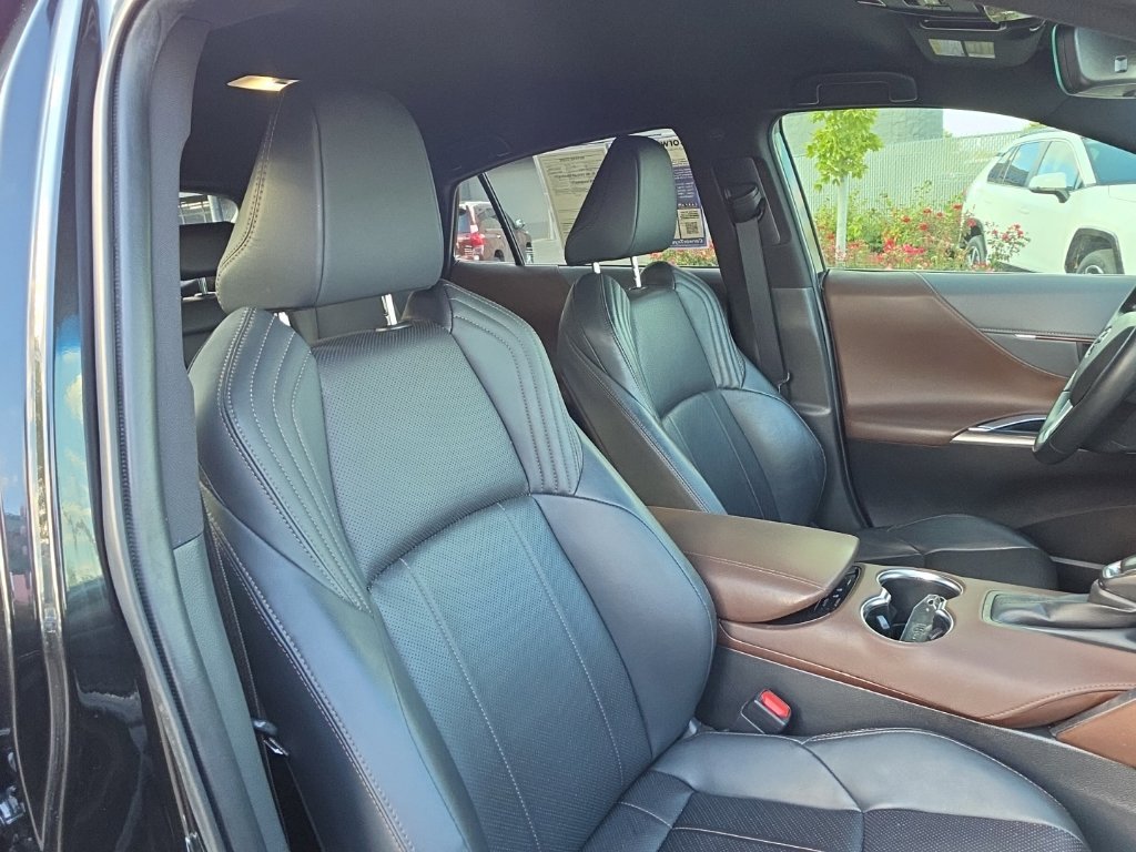 Used 2021 Toyota Venza XLE w/ Softex Package AWD/4WD image 15