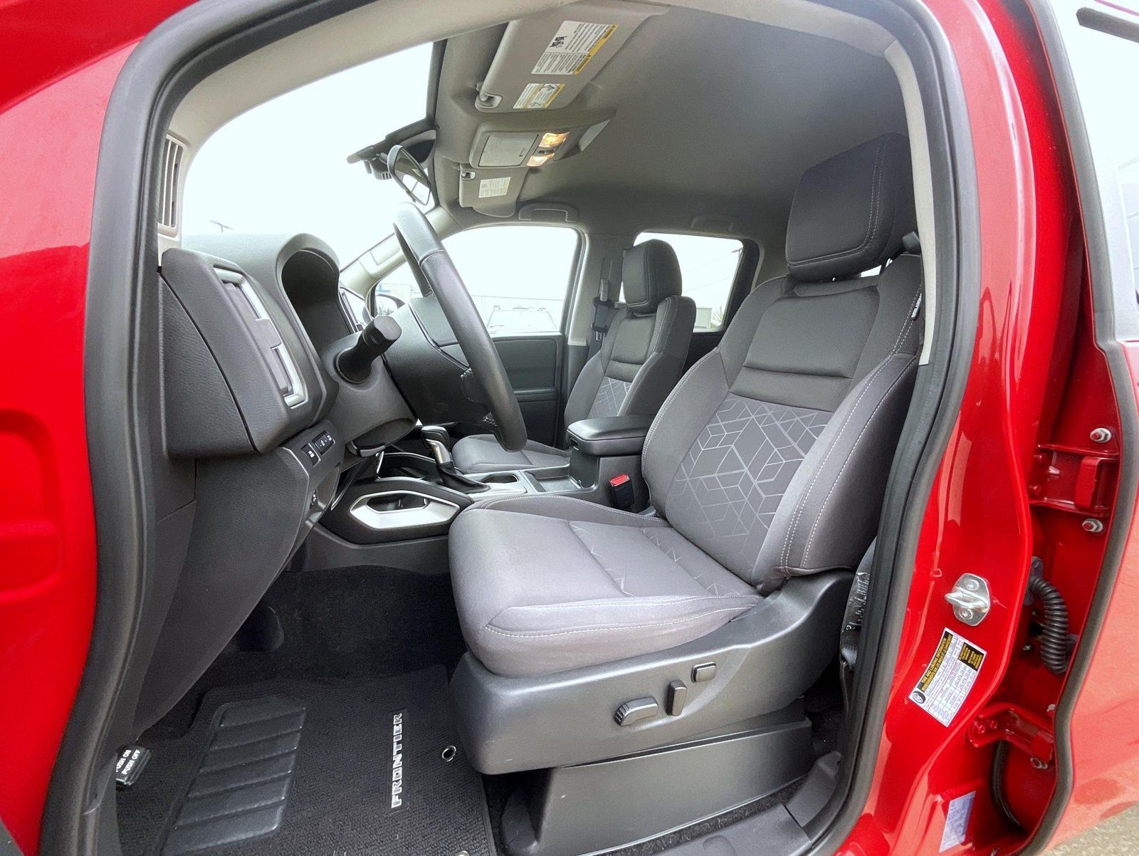 Certified 2025 Nissan Frontier SV w/ SV Convenience Package AWD/4WD image 11