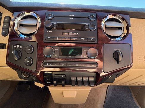 Used 2008 Ford F250 Lariat image 16