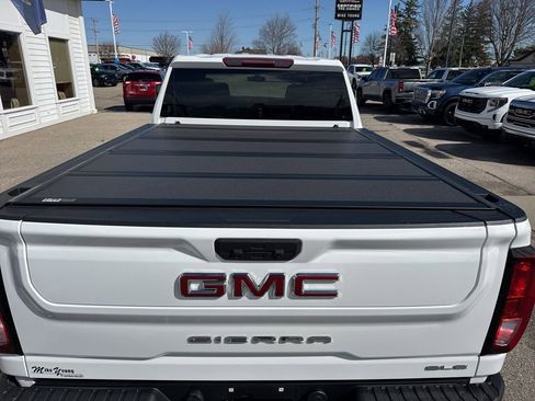 Used 2023 GMC Sierra 2500 SLE image 30
