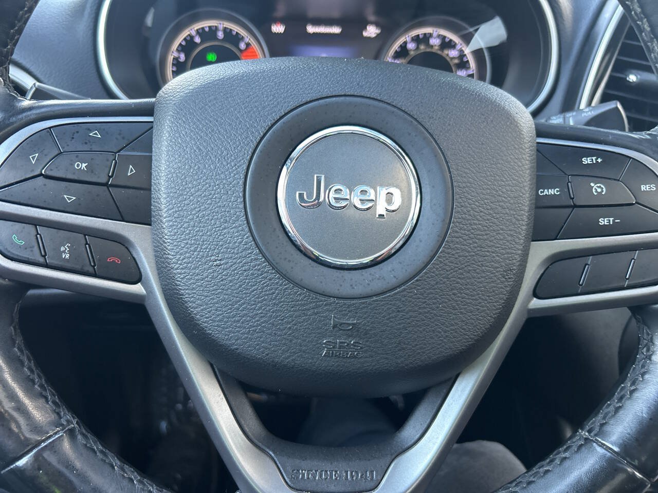 Used 2019 Jeep Cherokee Limited FWD image 33