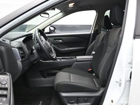 Used 2025 Nissan Rogue SV AWD/4WD image 23