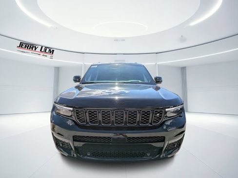 New 2025 Jeep Grand Cherokee L Summit w/ Advanced Protech Group IV image 7