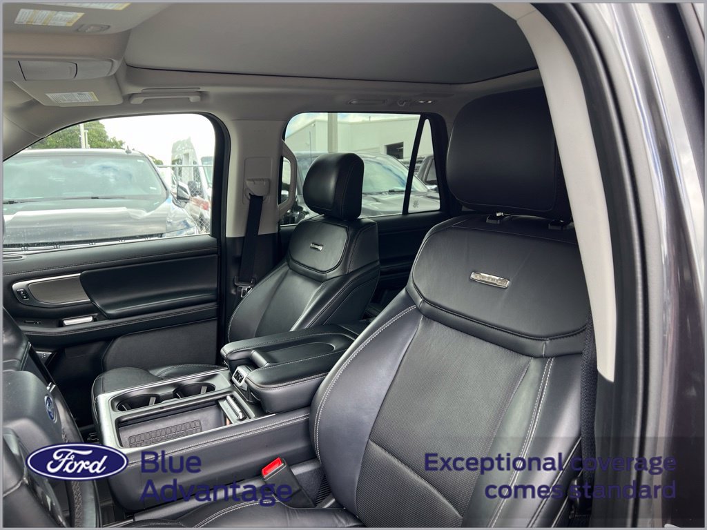 Used 2025 Ford Expedition Platinum w/ Driver's Package AWD/4WD image 12