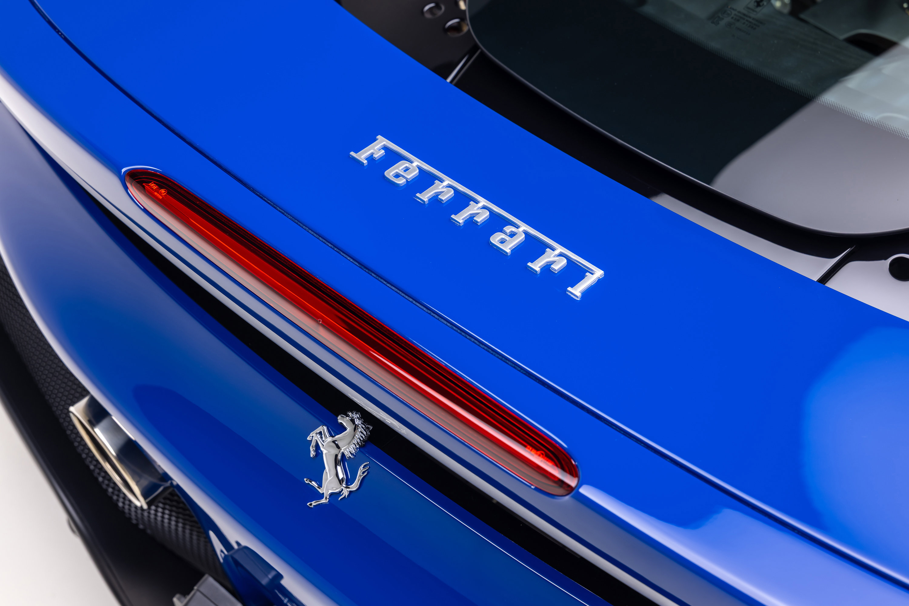 Certified 2022 Ferrari SF90 Spider AWD/4WD image 37
