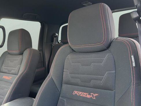 Used 2022 Nissan Frontier Pro-X image 12