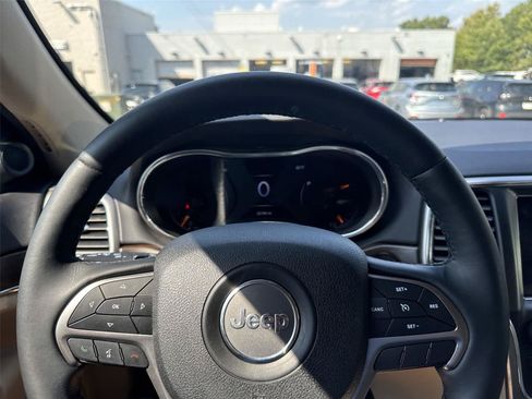 Used 2018 Jeep Grand Cherokee Limited AWD/4WD image 20