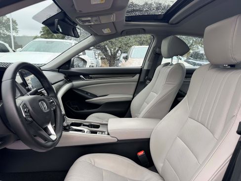Used 2018 Honda Accord EX-L image 12