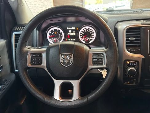 Used 2022 RAM 1500 Classic SLT AWD/4WD image 18